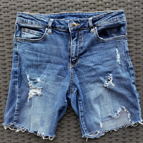 Grace & lace Distressed Blue Denim Shorts size 6 - Picture 1 of 10
